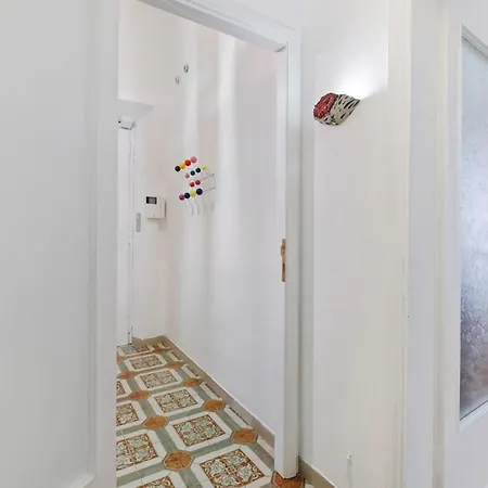 Bright And Comfy Central Апартаменты Рим
